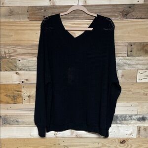 Listicle size Large Black V-neck Super Soft Lightweight Sweater